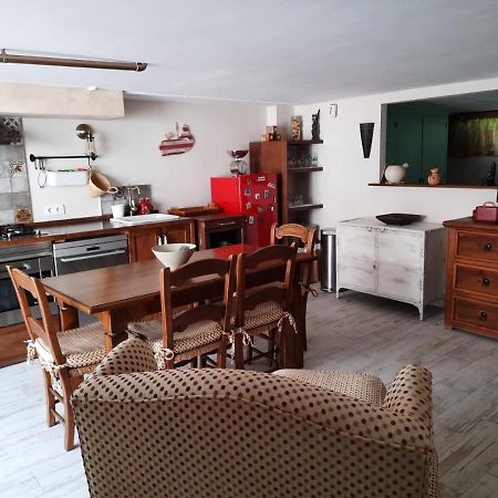 Un Apartamento Vacacional Con Detalles De Un Hogar Mairena del Aljarafe Zewnętrze zdjęcie
