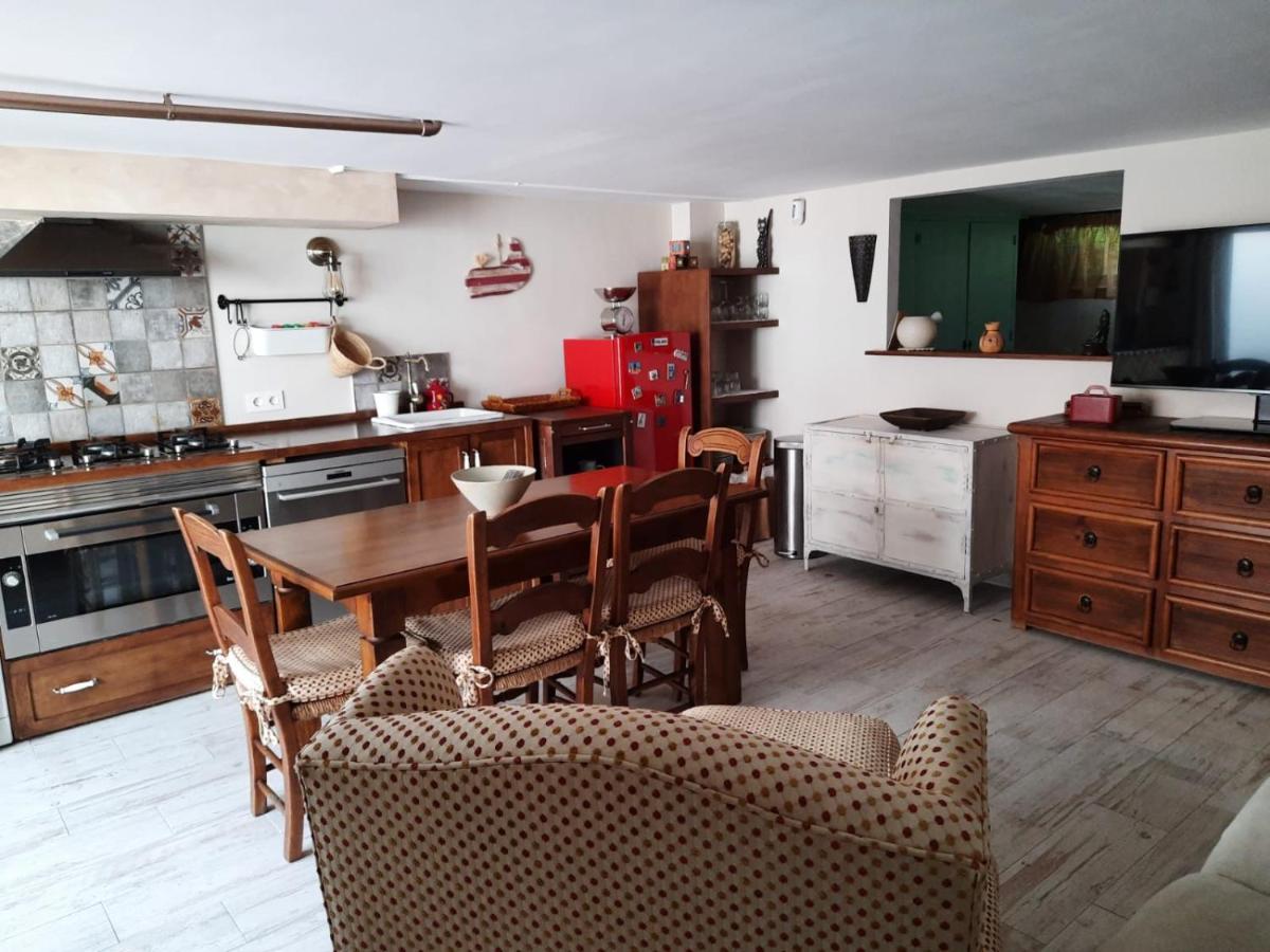 Un Apartamento Vacacional Con Detalles De Un Hogar Mairena del Aljarafe Zewnętrze zdjęcie